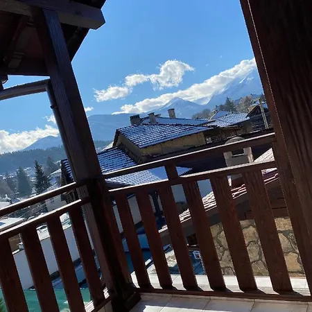 белите къщи