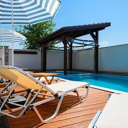 호텔 белите къщи *