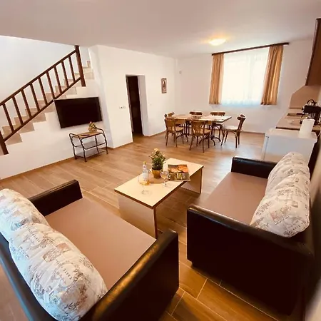 белите къщи Otel *