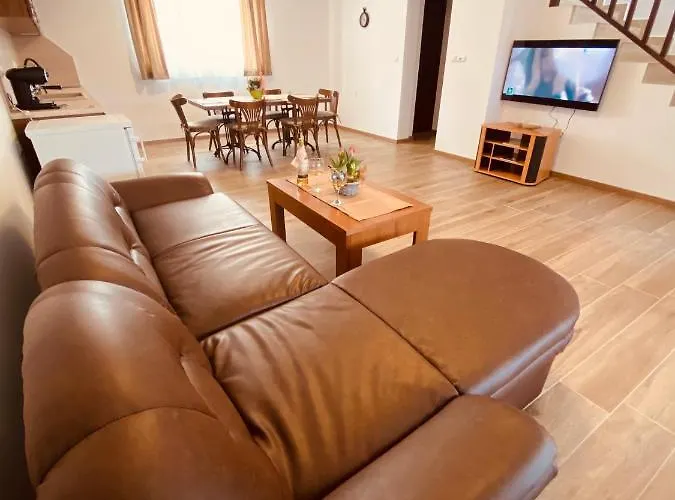 белите къщи Hotel *