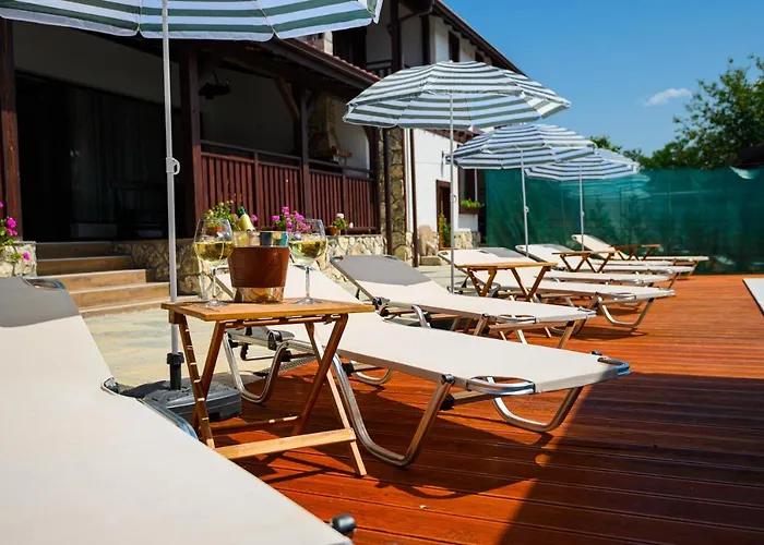 белите къщи