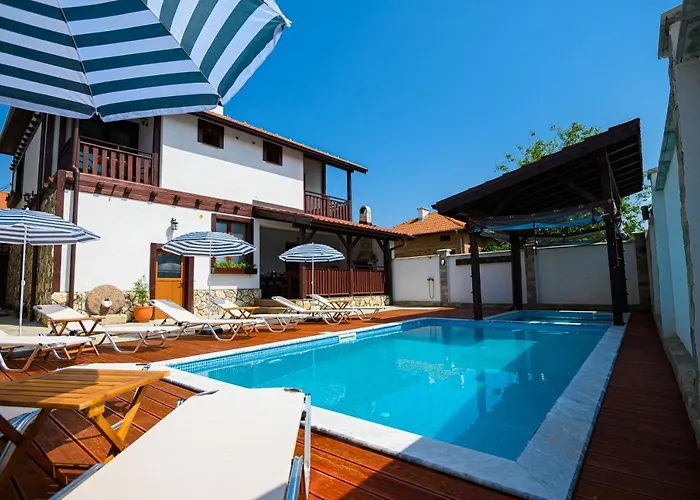 белите къщи Hotel